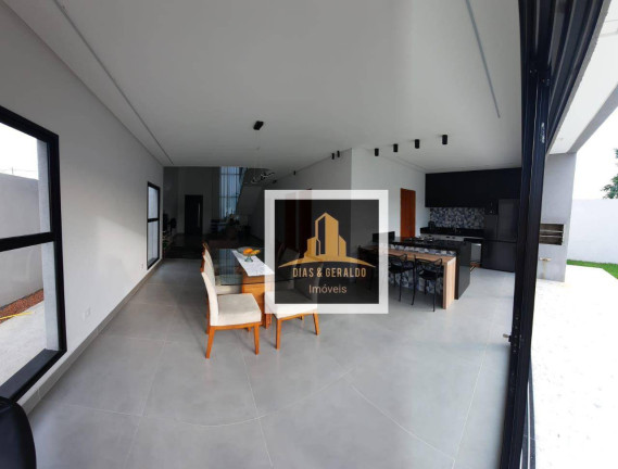 Imagem Sobrado com 4 Quartos à Venda ou Locação, 232 m² em Santa Luzia - Caçapava Imagem Sobrado com 4 Quartos à Venda ou Locação, 232 m² em Santa Luzia - Caçapava