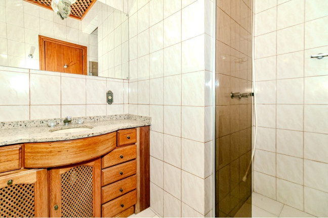 Imagem Casa com 3 Quartos à Venda, 243 m² em Menino Deus - Porto Alegre Imagem Casa com 3 Quartos à Venda, 243 m² em Menino Deus - Porto Alegre