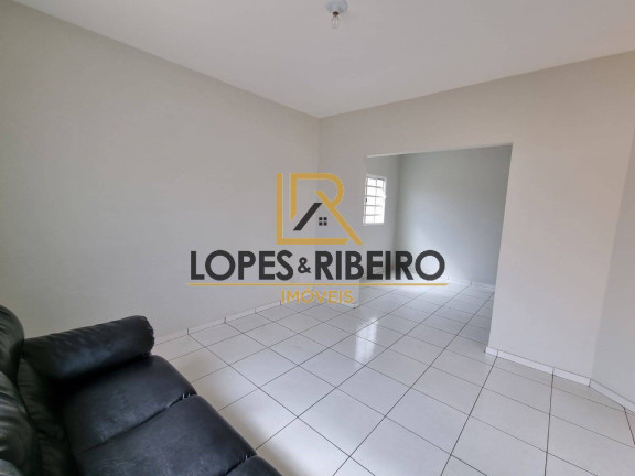 Imagem Casa com 2 Quartos à Venda, 250 m² em Jardim Itamarati - Botucatu Imagem Casa com 2 Quartos à Venda, 250 m² em Jardim Itamarati - Botucatu