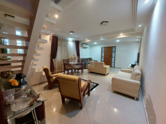 Imagem Casa com 2 Quartos à Venda, 268 m² Imagem Casa com 2 Quartos à Venda, 268 m²