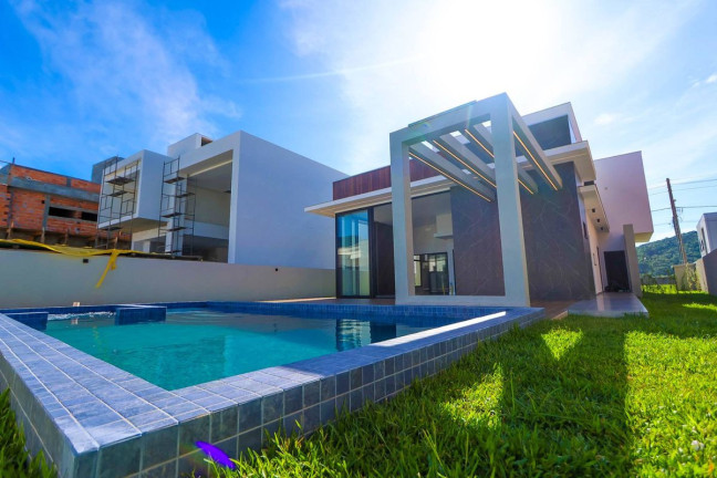 Imagem Casa com 3 Quartos à Venda, 424 m² em Santa Regina - Camboriú Imagem Casa com 3 Quartos à Venda, 424 m² em Santa Regina - Camboriú