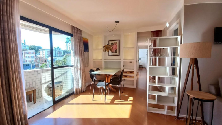 Apartamento com 3 Quartos para Alugar, 82 m² em Mercês - Curitiba