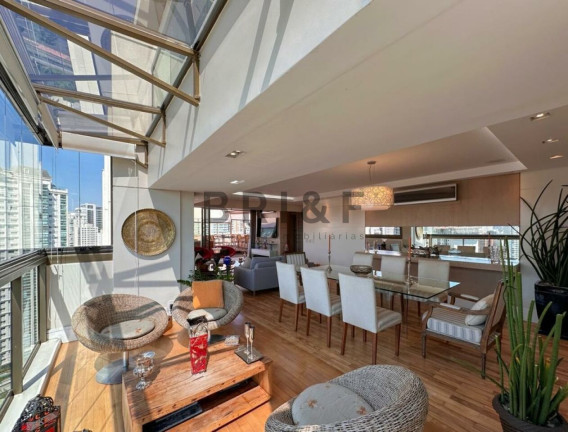 Apartamento com 3 Quartos à Venda, 240 m² em Brooklin  - São Paulo