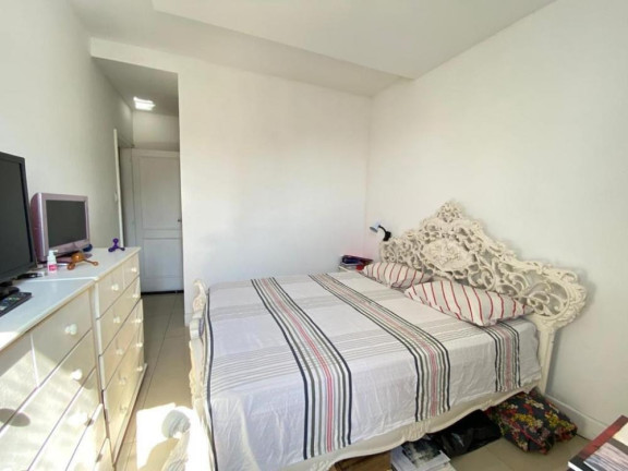 Imagem Imóvel com 4 Quartos à Venda, 180 m² em Copacabana - Rio De Janeiro Imagem Imóvel com 4 Quartos à Venda, 180 m² em Copacabana - Rio De Janeiro