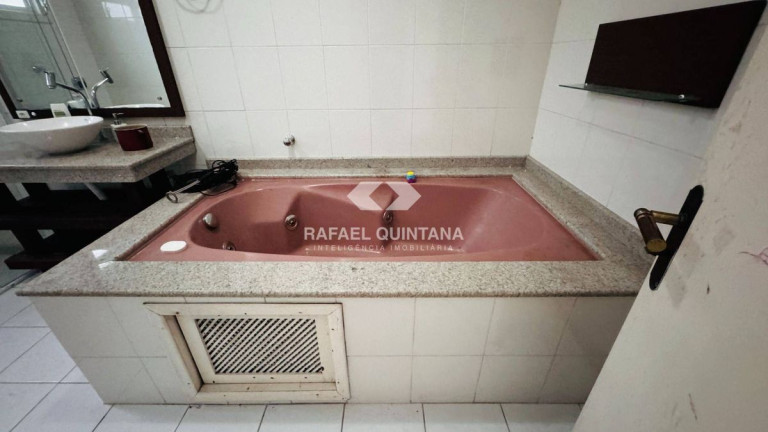 Imagem Casa com 3 Quartos à Venda, 266 m² em Centro - Biguaçu