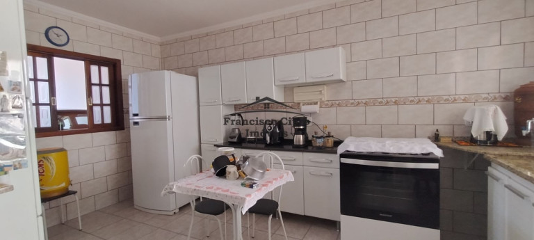 Imagem Sobrado com 2 Quartos à Venda, 180 m² em Cohab - Guaratinguetá Imagem Sobrado com 2 Quartos à Venda, 180 m² em Cohab - Guaratinguetá