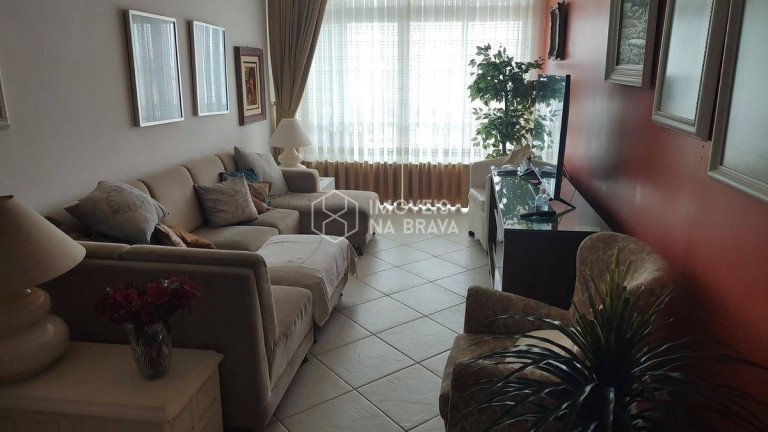 Apartamento com 3 Quartos para Alugar, 140 m² em Centro - Balneário Camboriú