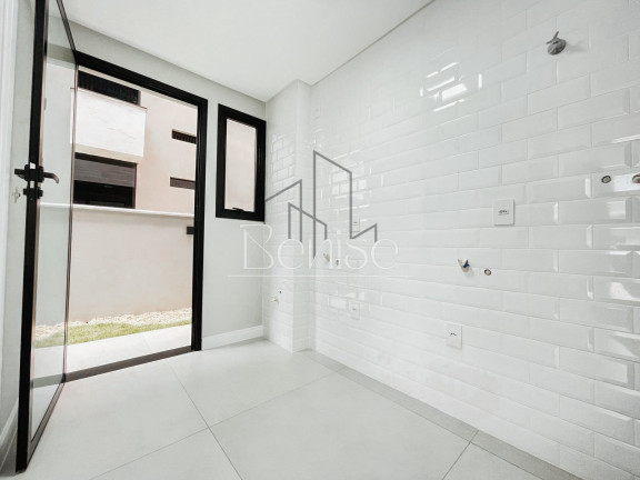 Imagem Casa com 4 Quartos à Venda, 285 m² em Santa Regina - Camboriú