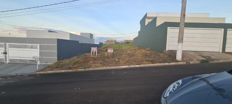 Imagem Terreno à Venda, 321 m² em Jardim Paraíso Ii - Botucatu Imagem Terreno à Venda, 321 m² em Jardim Paraíso Ii - Botucatu