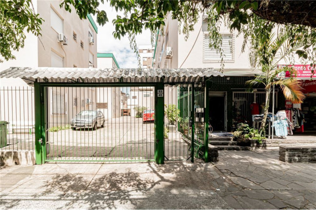 Imagem Imóvel com 1 Quarto à Venda,  em Passo Da Areia - Porto Alegre