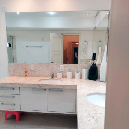Imagem Imóvel com 3 Quartos à Venda, 270 m² em Moinhos De Vento - Porto Alegre Imagem Imóvel com 3 Quartos à Venda, 270 m² em Moinhos De Vento - Porto Alegre