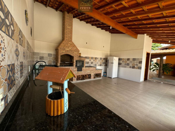 Imagem Casa com 3 Quartos à Venda, 380 m² Imagem Casa com 3 Quartos à Venda, 380 m²