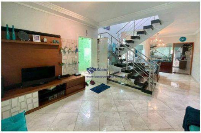 Imagem Sobrado com 3 Quartos à Venda, 210 m² em Vila Galvão - Guarulhos Imagem Sobrado com 3 Quartos à Venda, 210 m² em Vila Galvão - Guarulhos