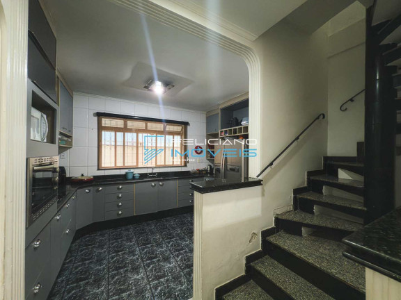 Imagem Casa com 4 Quartos à Venda, 288 m² em Canto Do Forte - Praia Grande Imagem Casa com 4 Quartos à Venda, 288 m² em Canto Do Forte - Praia Grande