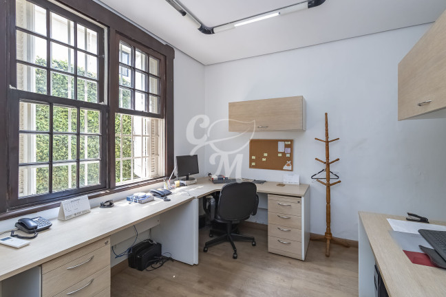 Imagem Casa com 12 Quartos à Venda, 520 m² em Pacaembu - São Paulo Imagem Casa com 12 Quartos à Venda, 520 m² em Pacaembu - São Paulo