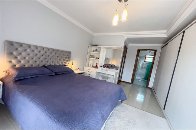 Imagem Casa com 3 Quartos à Venda,  em Ipanema - Porto Alegre