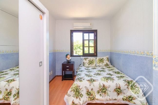 Imagem Casa com 3 Quartos à Venda, 198 m² em Cavalhada - Porto Alegre Imagem Casa com 3 Quartos à Venda, 198 m² em Cavalhada - Porto Alegre