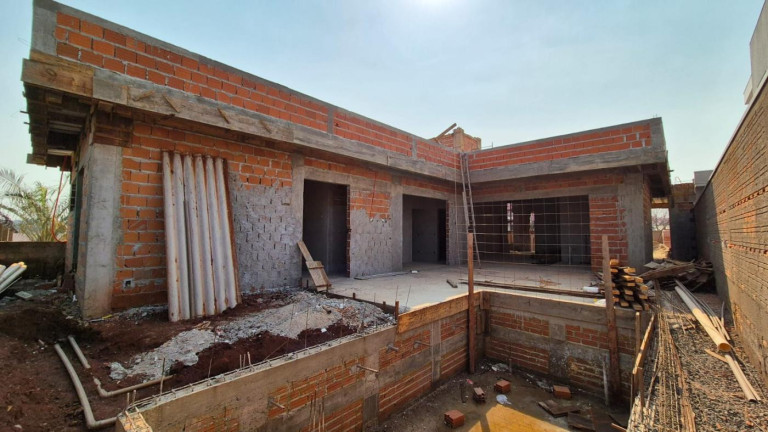 Imagem Casa com 3 Quartos à Venda, 230 m² em Vila Shalon - Foz Do Iguaçu