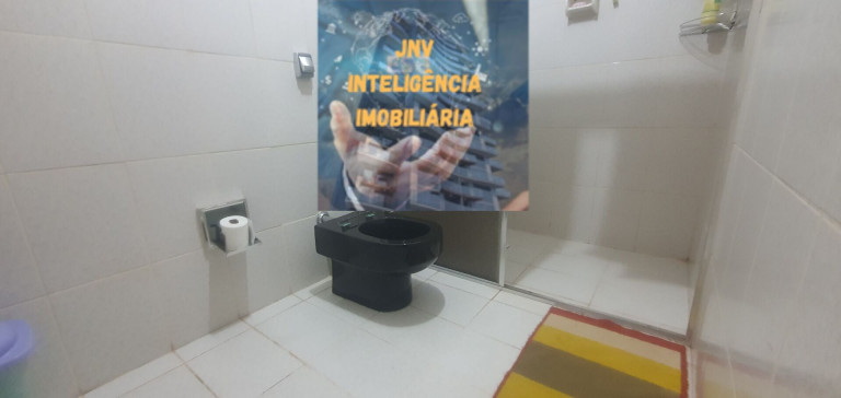 Imagem Sobrado com 5 Quartos à Venda,  em Núcleo Bandeirante - Brasília