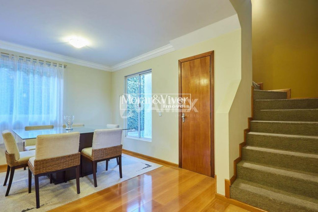 Imagem Sobrado com 3 Quartos à Venda, 170 m² em Lindóia - Curitiba Imagem Sobrado com 3 Quartos à Venda, 170 m² em Lindóia - Curitiba