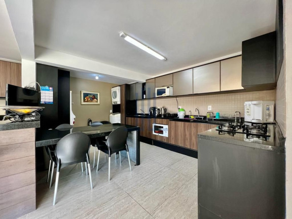 Imagem Casa com 4 Quartos à Venda, 211 m² em Tomazetti - Santa Maria Imagem Casa com 4 Quartos à Venda, 211 m² em Tomazetti - Santa Maria