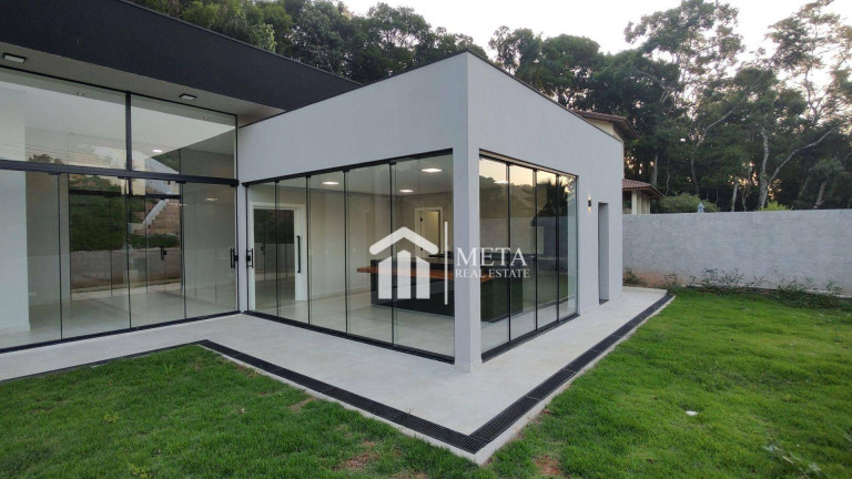 Imagem Imóvel com 3 Quartos à Venda, 208 m² em Serra Da Cantareira - Mairiporã