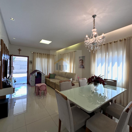 Imagem Casa com 3 Quartos à Venda, 256 m² em Parque Oeste Industrial - Goiânia
