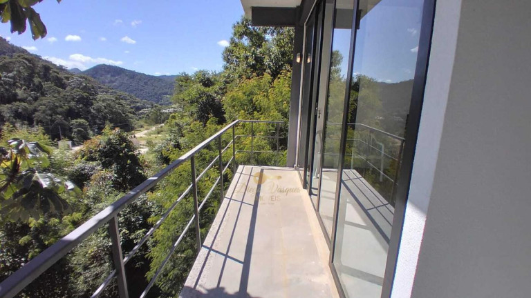Imagem Casa com 3 Quartos à Venda, 300 m² em Vargem Grande - Teresópolis Imagem Casa com 3 Quartos à Venda, 300 m² em Vargem Grande - Teresópolis