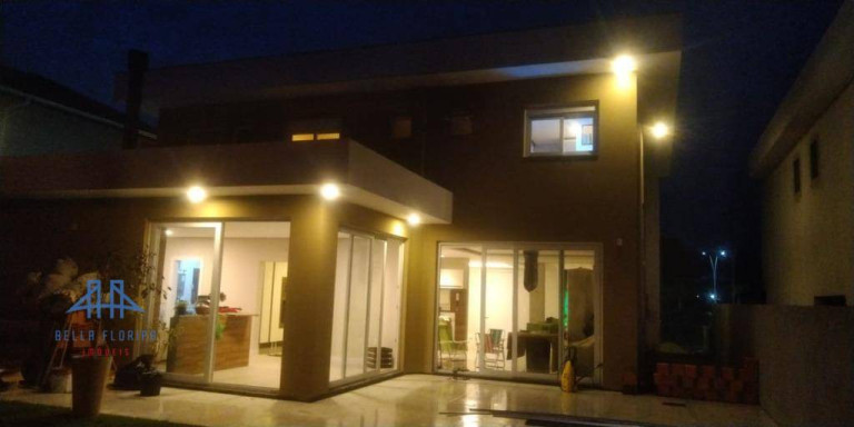Imagem Casa com 3 Quartos à Venda, 360 m² em São João Do Rio Vermelho - Florianópolis Imagem Casa com 3 Quartos à Venda, 360 m² em São João Do Rio Vermelho - Florianópolis