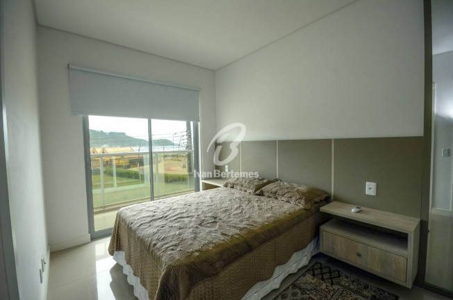 Imagem Apartamento com 3 Quartos para Temporada, em Mariscal - Bombinhas Imagem Apartamento com 3 Quartos para Temporada, em Mariscal - Bombinhas