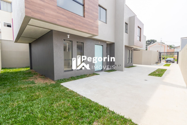 Sobrado com 3 Quartos à Venda, 110 m² em Uberaba - Curitiba