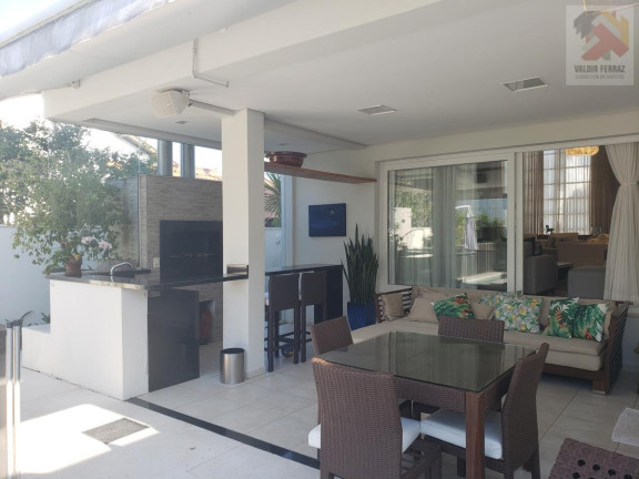 Imagem Casa com 5 Quartos à Venda, 450 m² em Jurerê Internacional - Florianópolis Imagem Casa com 5 Quartos à Venda, 450 m² em Jurerê Internacional - Florianópolis