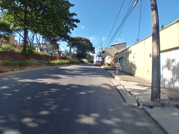 Casa com 3 Quartos à Venda, 360 m² em água Branca - Contagem