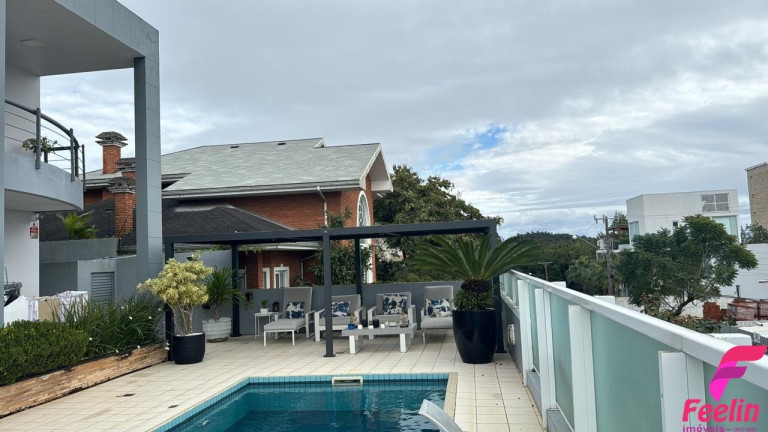 Imagem Casa com 5 Quartos à Venda, 585 m² em João Paulo - Florianópolis Imagem Casa com 5 Quartos à Venda, 585 m² em João Paulo - Florianópolis