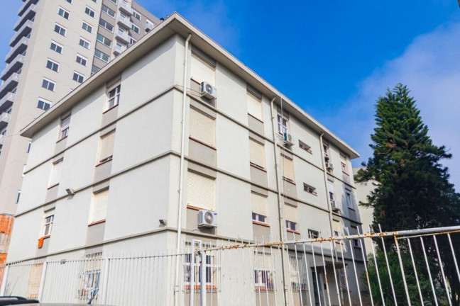 Imagem Imóvel com 3 Quartos à Venda, 64 m² em Vila Ipiranga - Porto Alegre Imagem Imóvel com 3 Quartos à Venda, 64 m² em Vila Ipiranga - Porto Alegre