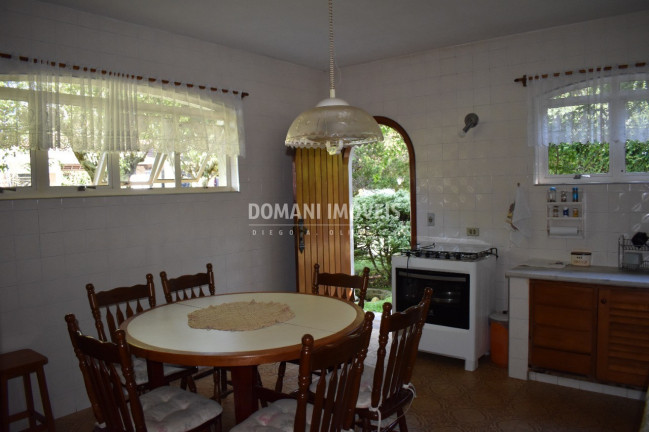 Imagem Casa com 4 Quartos à Venda, 560 m² em Região Do Alto Do Capivari - Campos Do Jordão Imagem Casa com 4 Quartos à Venda, 560 m² em Região Do Alto Do Capivari - Campos Do Jordão