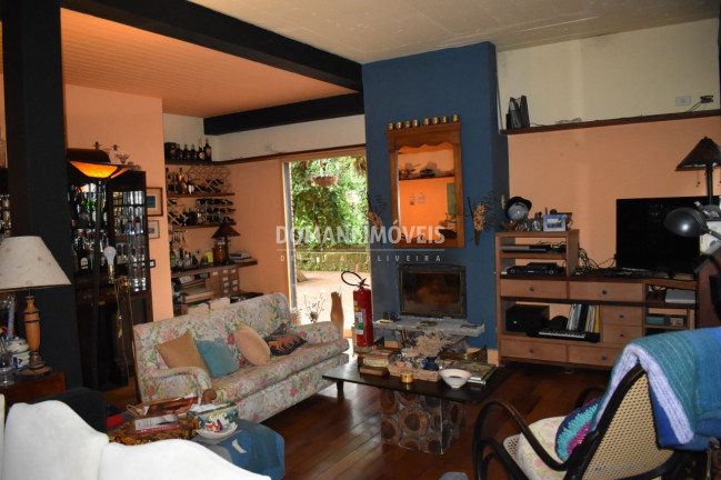 Imagem Casa com 4 Quartos à Venda, 410 m² em Região Do Toriba - Campos Do Jordão Imagem Casa com 4 Quartos à Venda, 410 m² em Região Do Toriba - Campos Do Jordão