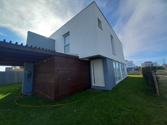 Imagem Sobrado com 3 Quartos à Venda,  em Atlântida - Xangri-la