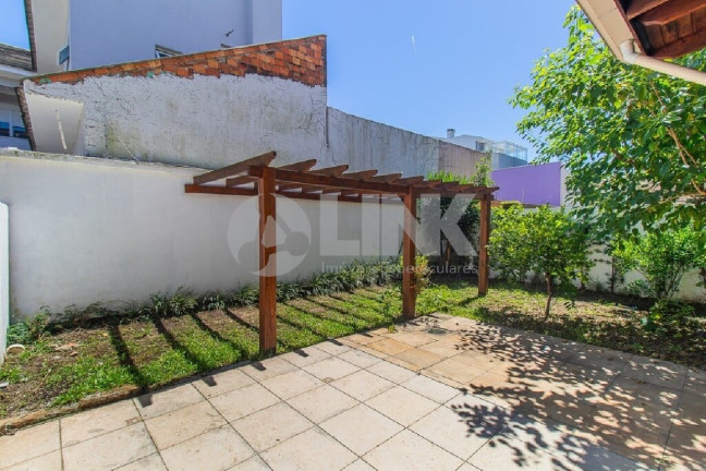 Imagem Imóvel com 3 Quartos à Venda, 254 m² em Sarandi - Porto Alegre Imagem Imóvel com 3 Quartos à Venda, 254 m² em Sarandi - Porto Alegre