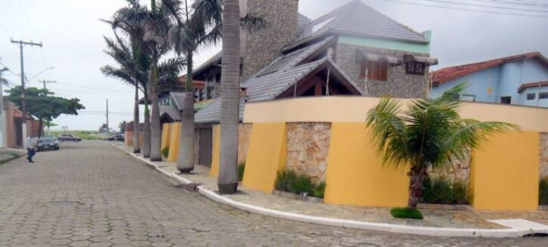 Imagem Casa com 6 Quartos à Venda, 337 m² em Scipel Cid. Balnearia Peruibe - Peruíbe Imagem Casa com 6 Quartos à Venda, 337 m² em Scipel Cid. Balnearia Peruibe - Peruíbe