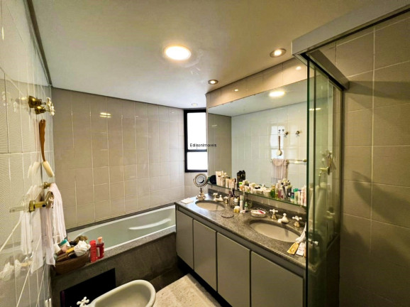 Imagem Apartamento com 3 Quartos à Venda, 220 m² em Itaim Bibi - São Paulo Imagem Apartamento com 3 Quartos à Venda, 220 m² em Itaim Bibi - São Paulo