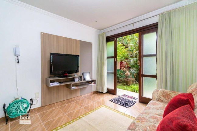 Sobrado com 4 Quartos à Venda, 398 m² em Bacacheri - Curitiba