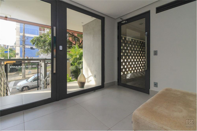 Imagem Imóvel com 2 Quartos à Venda, em Rio Branco - Porto Alegre Imagem Imóvel com 2 Quartos à Venda, em Rio Branco - Porto Alegre