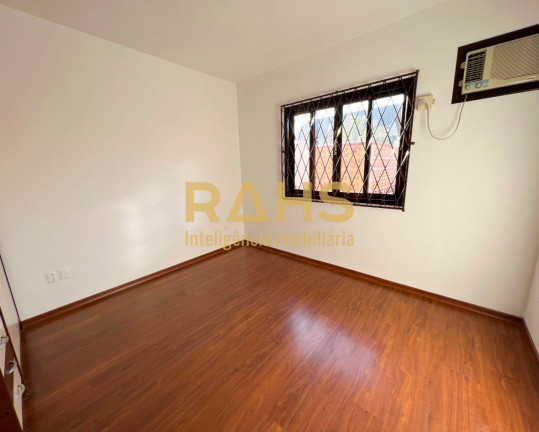 Imagem Casa com 3 Quartos à Venda, 160 m² em Costa E Silva - Joinville Imagem Casa com 3 Quartos à Venda, 160 m² em Costa E Silva - Joinville