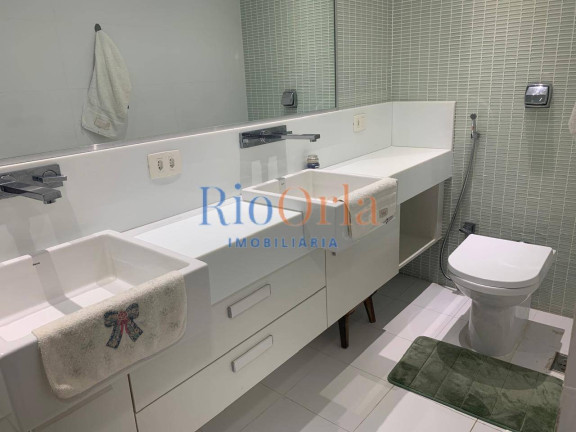 Imagem Apartamento com 3 Quartos à Venda, 130 m² em Barra Da Tijuca - Rio De Janeiro