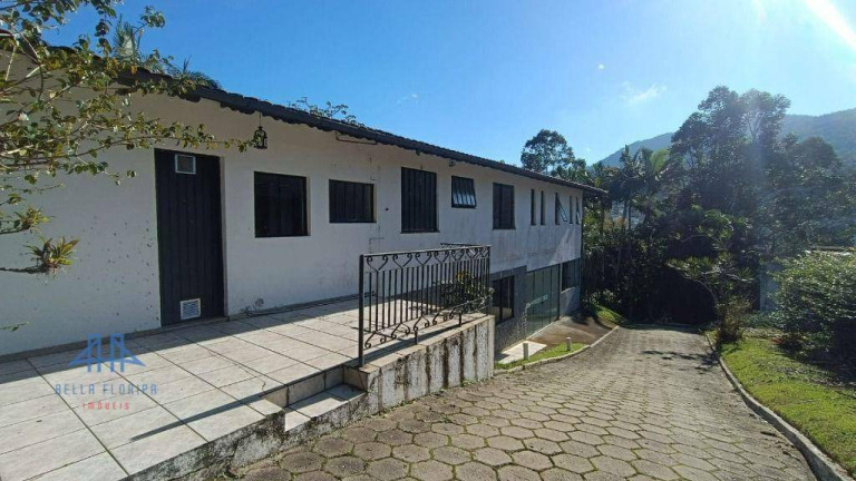 Imagem Casa com 5 Quartos à Venda, 600 m² em Itacorubi - Florianópolis Imagem Casa com 5 Quartos à Venda, 600 m² em Itacorubi - Florianópolis