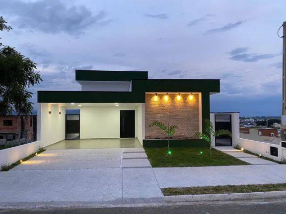 Casa com 3 Quartos à Venda,  em Caçapava