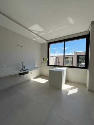 Imagem Casa com 3 Quartos à Venda, 99 m²