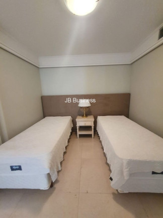 Imagem Imóvel com 2 Quartos à Venda, 200 m² em Centro - Balneário Camboriú Imagem Imóvel com 2 Quartos à Venda, 200 m² em Centro - Balneário Camboriú