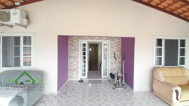Imagem Casa com 4 Quartos à Venda, 190 m² em Costeira - Balneário Barra Do Sul Imagem Casa com 4 Quartos à Venda, 190 m² em Costeira - Balneário Barra Do Sul